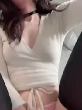 Norafawn She’s having an orgasm while masturbating with her hands onlyfans